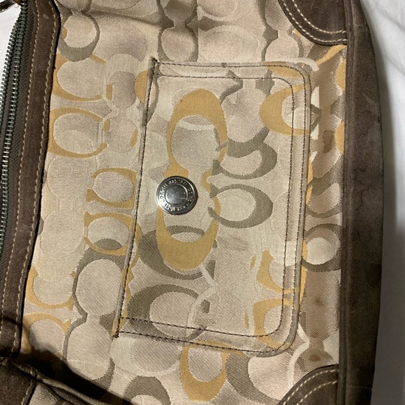 Nice Coach handbag. Small, good for necessities - Picture 3 of 7